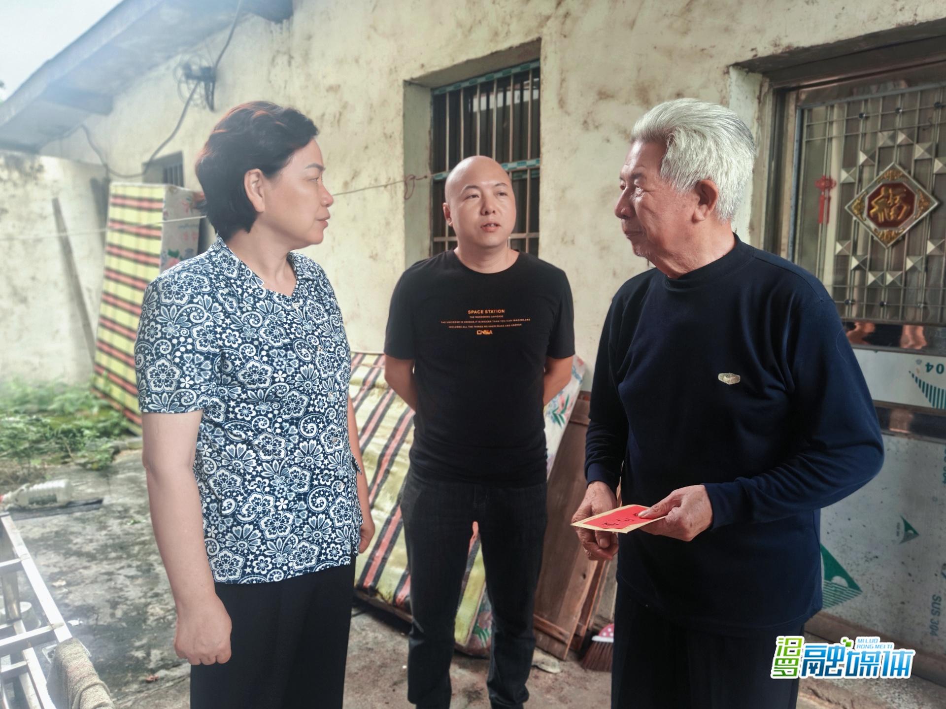 王敏求“七一”走访慰问归义街道党员干部